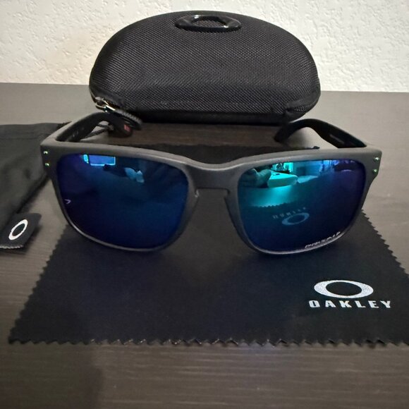 Oakley Other - OO9102 Oakley Holbrook Prizm Polarized Jade Iridium